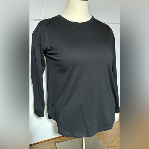 Jane and Delaney 1X long sleeve black tee. - Picture 2 of 7